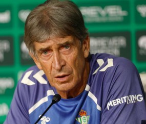 佩莱格里尼：还没和俱乐部谈续约；安东尼的体能状况还需考察