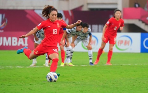 多多28官网-问鼎战唐佳丽挽狂澜 女足重塑辉煌仍需走留洋之路
